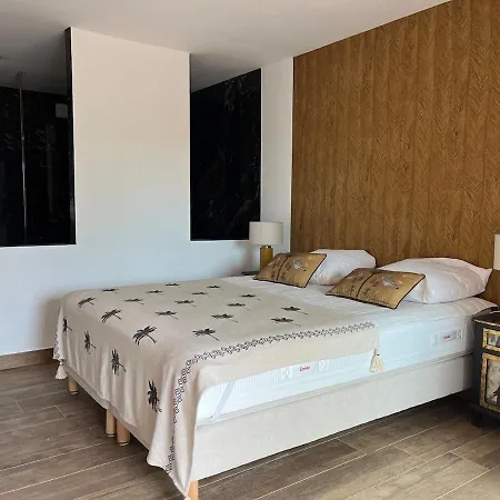 Prestigious With An Incredible Sea View 别墅 *