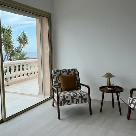 Prestigious With An Incredible Sea View 别墅 *