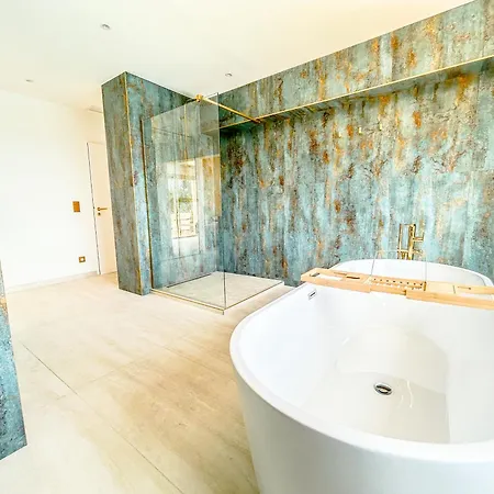 Luxueuse Panoramique, Vue Imprenable Sur La Mer, Piscine, 6 à Anthéor Villa