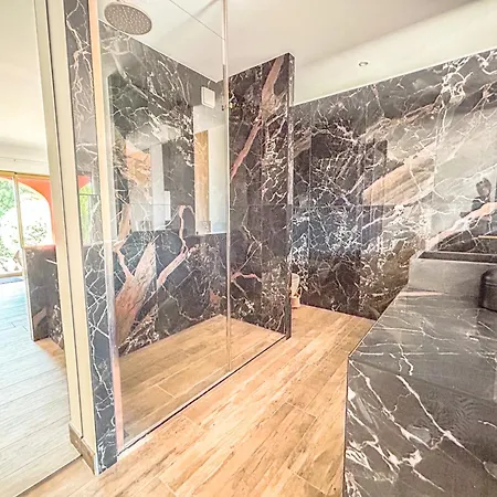 Villa Luxueuse Panoramique, Vue Imprenable Sur La Mer, Piscine, 6 à Anthéor *